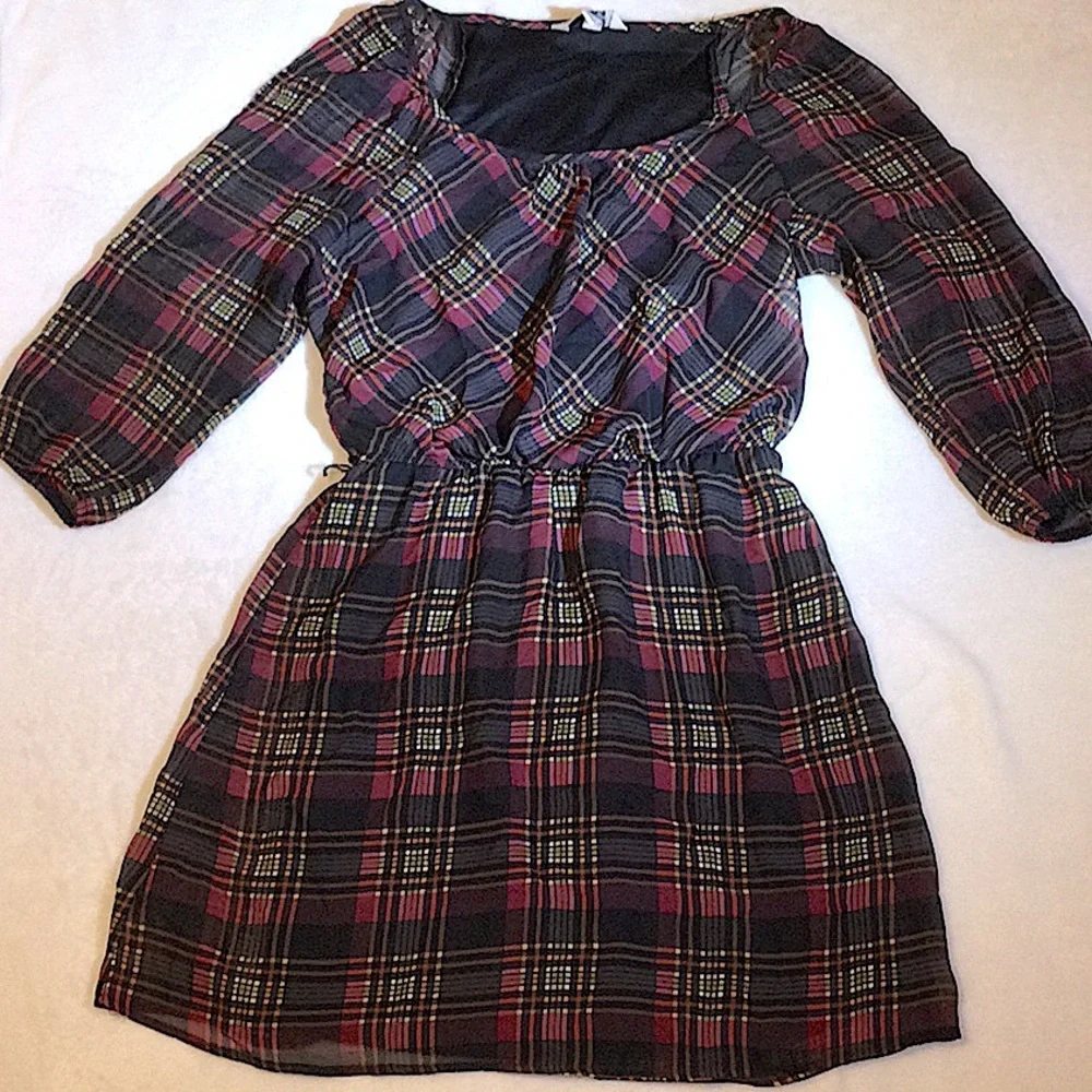 Speechless Plaid midi Dress - Picture 1 of 13